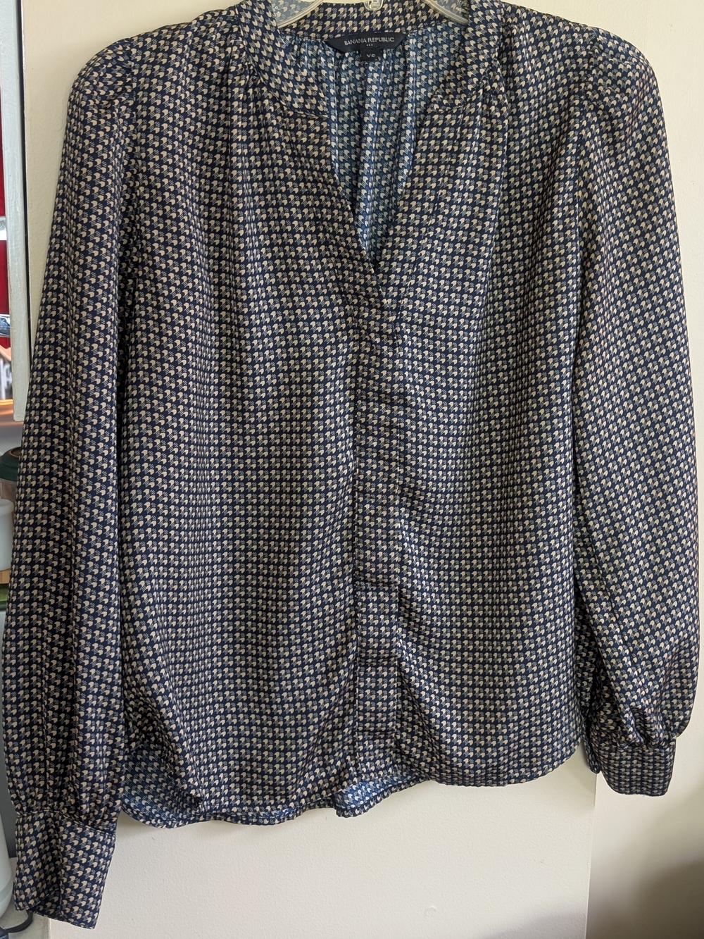 Banana Republic Navy and Cream Geometric V-Neck Blouse